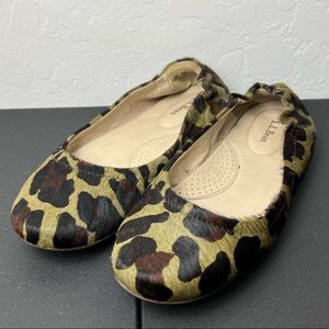 LL Bean Pony Hair Camo Leopard Flats Size 7.5 ballet style slip on lightweight